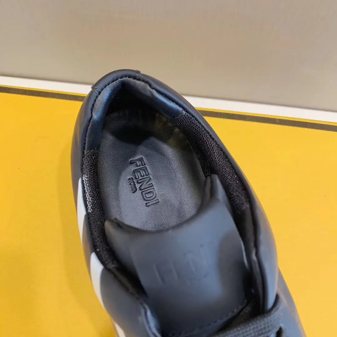 ¥420 Sun]FENDI Classic comfort for men, this sophisticated sneaker is handcrafted from soft calfskin. Mesh inner surface, ultra-light rubber material and rough outsole. This unique thin style is suitable for the casual and exquisite sensibility of this season. It is comfortable and natural on the feet. It is an everyday style for casual travel in autumn and winter! 38/45